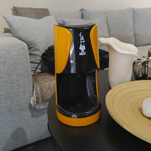 Bialetti Opera capsule coffee machine, yellow-black