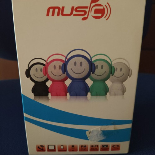 Portable wireless Bluetooth speaker new with USB, FM radio, MP3