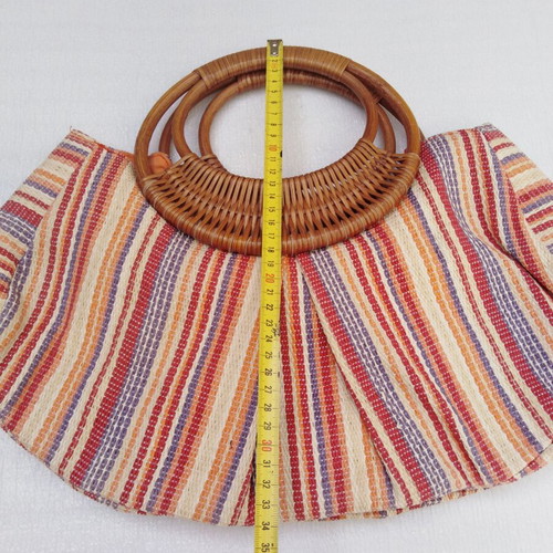Straw handbag like new with stripes and bamboo handle multicolor
