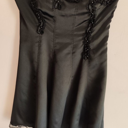 Black satin dress with corset bust and lace ruffles, Gothic style
