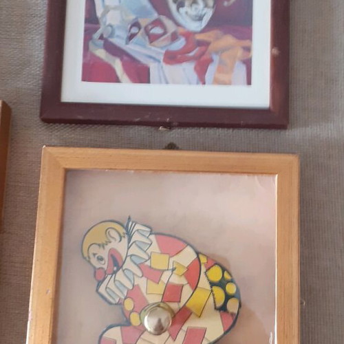 Frames with wooden borders like new, set of 5 with clowns and masks