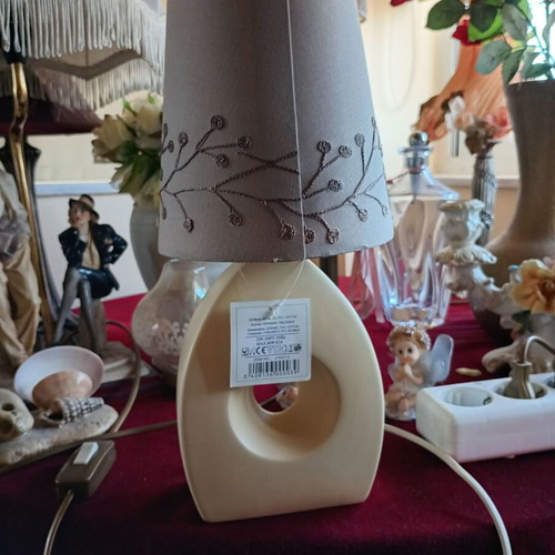 Porcelain table lamp like new, height 33 cm