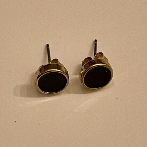 Earrings 2 pairs white and black
