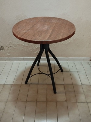 Round table like new