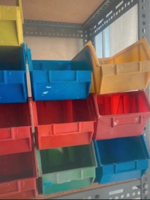 Plastic small organization shelves used, pack of 4