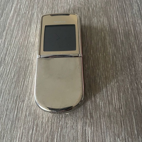 Nokia 8800 Sirocco gold used with minor crack