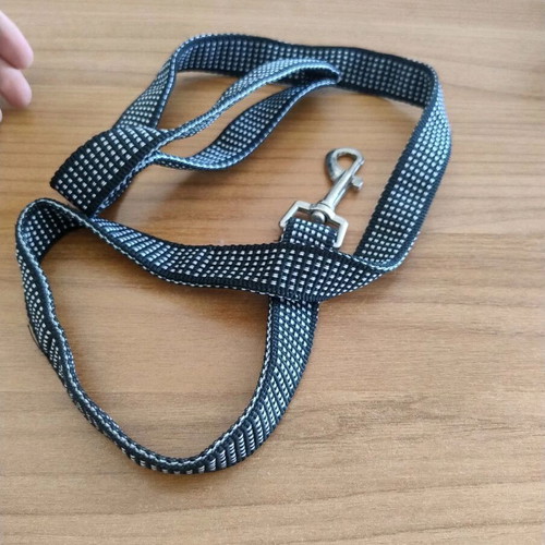 Dog leash black with white dots length 110 cm like new