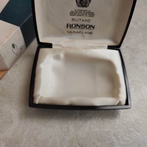 Ronson Varaflame Lighter Box like new, complete set