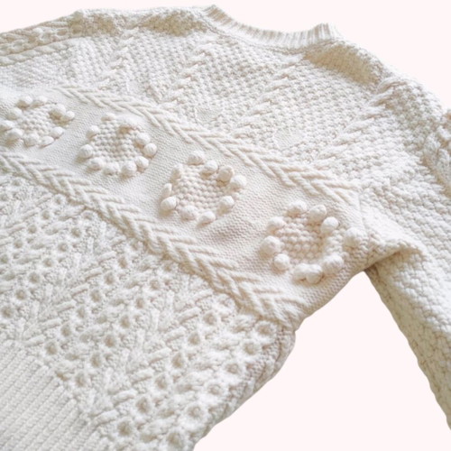 Wool cotton blend sweater like new, cream off-white with heart details