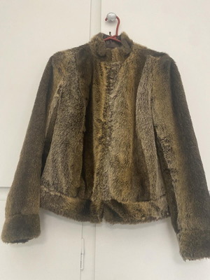 Горна ZARA в отлично състояние.