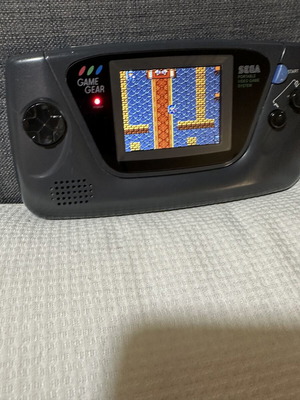 Sega Game Gear φορητή κονσόλα σαν καινούργιο με καινούρια οθόνη LCD και πυκνωτές
