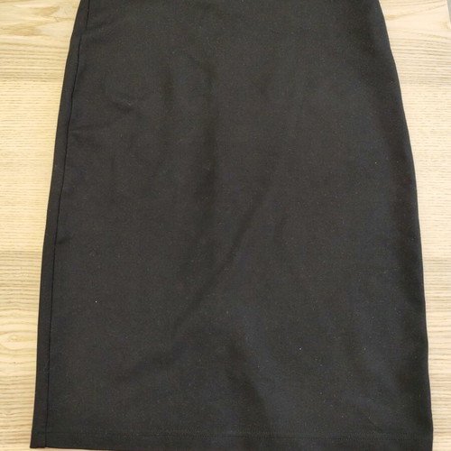 Kiabi black pencil skirt with front zipper, size M