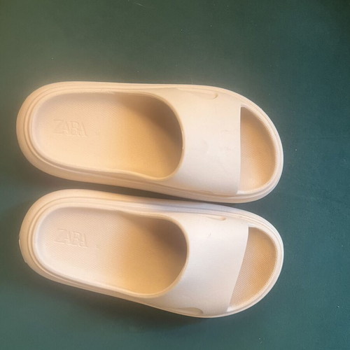 Zara Kids slides size 30 used, beige