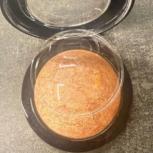 MAC Mineralise Skinfinish neutral bronze with silver shimmer like new