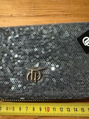 Women's wallet like new