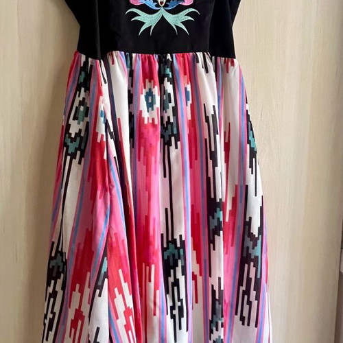 Karavan dress with embroidery like new, size M