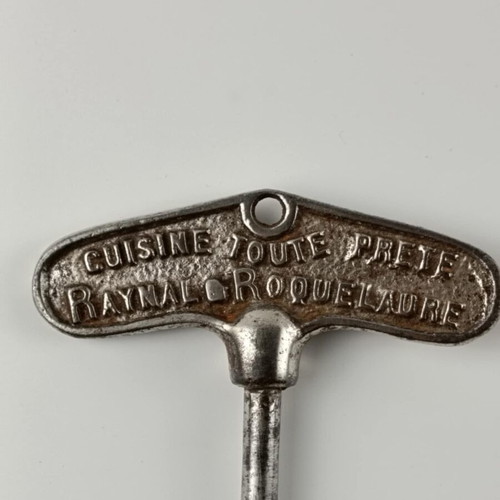 Raynal et Roquelaure can opener like new, 1920s vintage