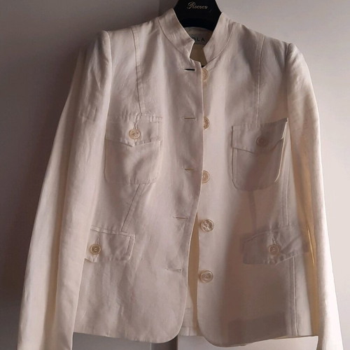 Lola suit set 100% linen size 36 like new, white jacket and skirt