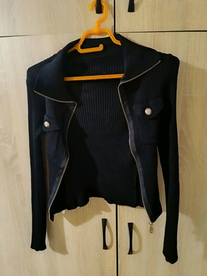 Women's cardigan sweater with zipper and buttons black like new