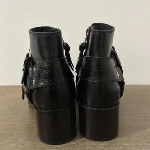 Gioseppo leather ankle boots like new, size 37, black with buckles
