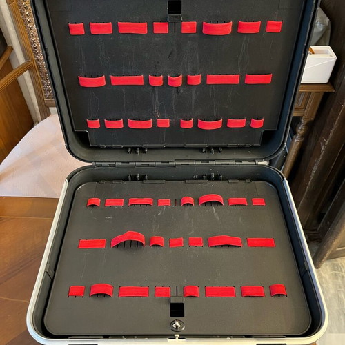 Toolbox case with lock like new