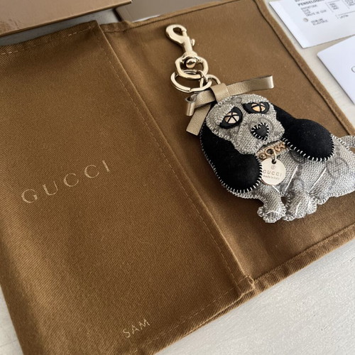 Gucci keychain new, brown