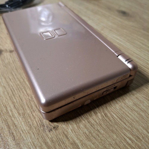Nintendo DS Lite Metallic Rose used with SpongeBob game and charger