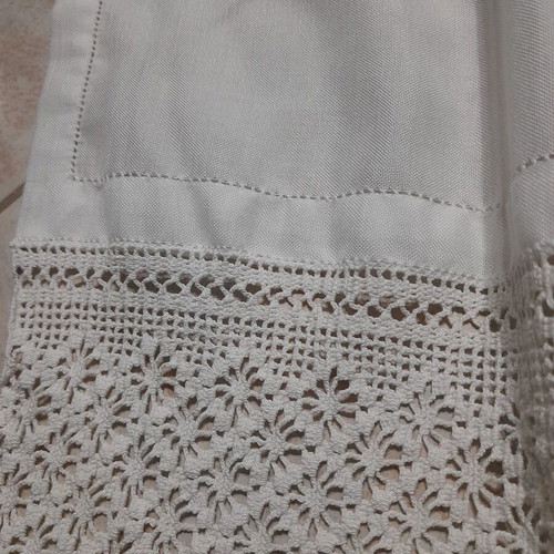 Curtain handmade with lace, like new, white fabric 150x135 cm