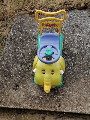 Βρεφικό ποδήλατο μεταχειρισμένο σε σχήμα ελέφαντα