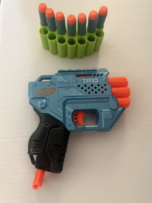 Nerf Elite 2.0 Trio SD-3 blaster and metal spinning top, like new