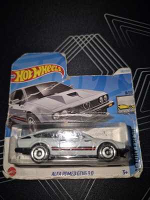 Hot Wheels Alfa Romeo GTV6 used collectible car