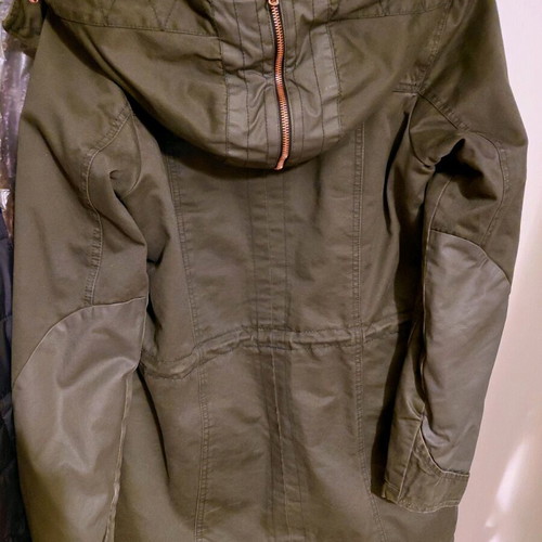 Only women's parka like new, khaki color, size M