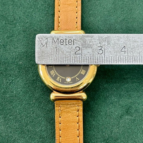 Saint Honore watch like new, black and gold