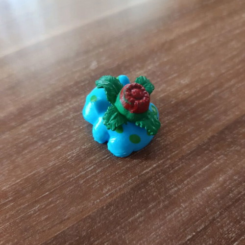 Pokémon figure used classic size