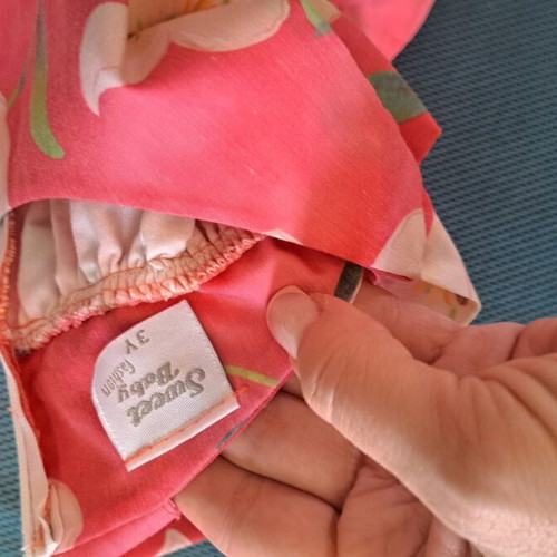 Sweet Baby dress 3 years like new, red floral with wow-back