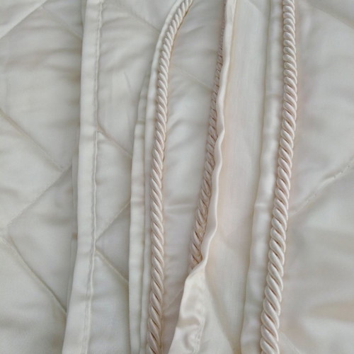 Quilt satin double bed cream without pillowcases