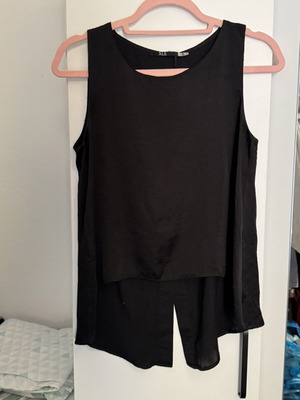 Ale sleeveless black shirt used, size S
