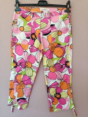 You and Me Capri Pants like new, colorful floral Y2K style