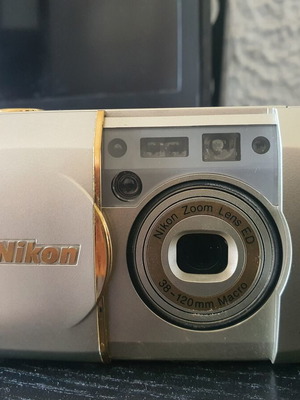 Nikon Lite Touch Zoom 120 ED AF camera like new