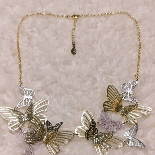 Necklace with butterflies like new in gold and silver