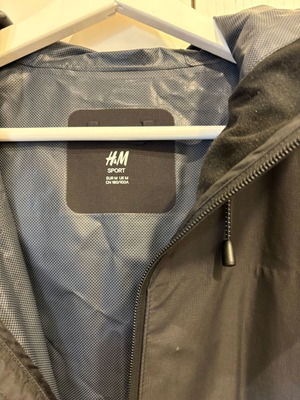 H&M Waterproof Shell Jacket Size M Like New Black