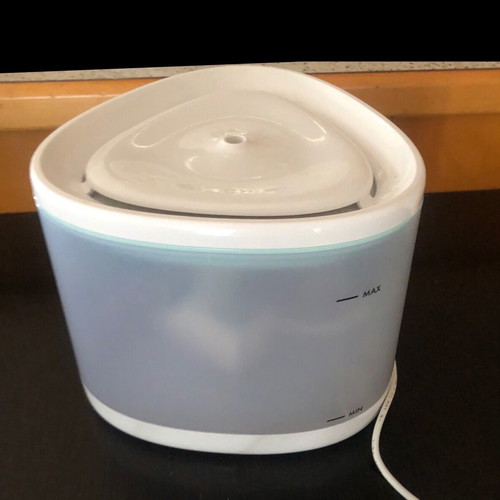 Automatic pet water fountain for cats and dogs
