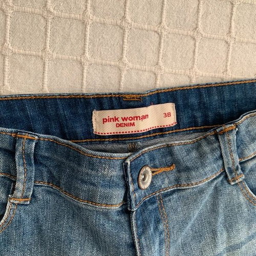 Pink Woman blue jeans, size M, slim fit