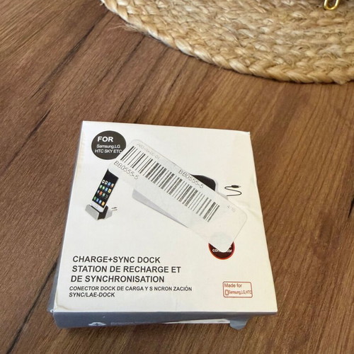 Micro-USB Stand Charger new, unused
