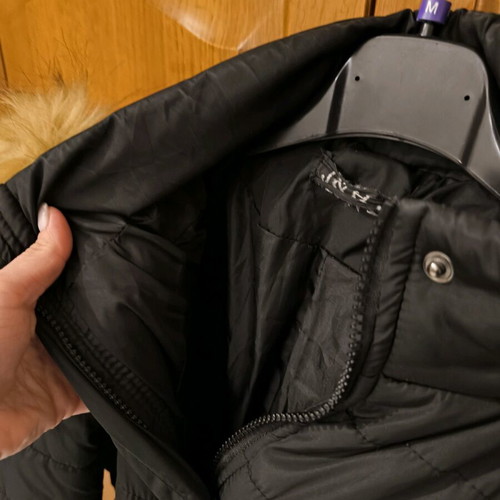 Women's black jacket like new with hood and belt size Medium