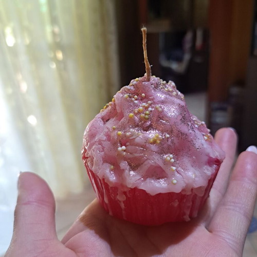 Cupcake candle handmade, like new