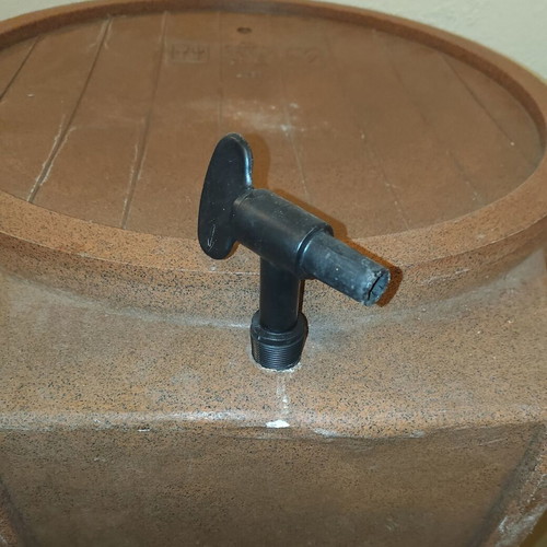 Plastic wine barrel 250lit