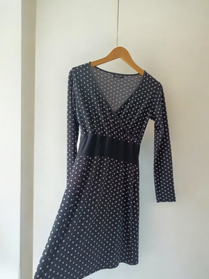 Wrap polka dot dress size Medium like new, black and white