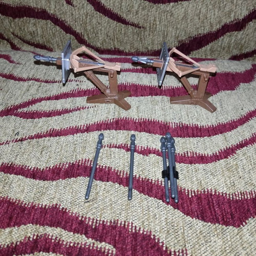Playmobil crossbows with arrows like new