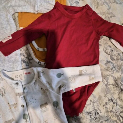 Baby rompers like new from 0 years